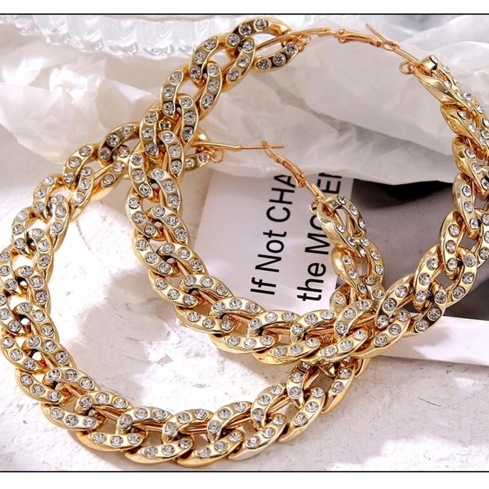 Women’s earrings